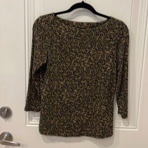 Tahari- Woman’s- Three Quarter Sleeve Top. S/P